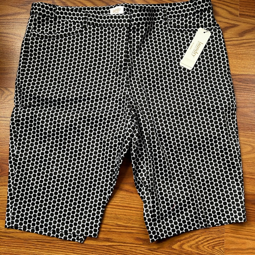 Laundry by shelli segal Los Angeles Black dots shorts